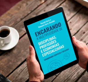 Capa do livro no tablet: Encarando a multiplicidade de disciplinas, profissões e economias especializadas